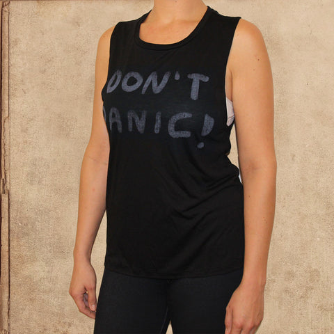 Don't Panic! Hitchhikers Guide - women's relaxed fit tank - black